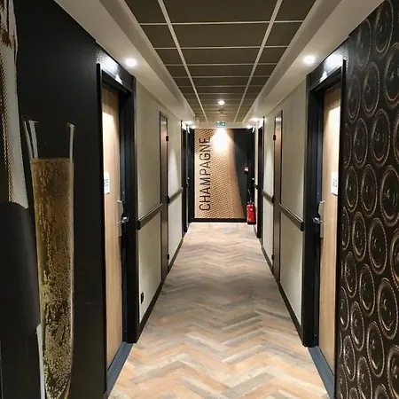 Campanile Centre - Cathedrale Hotel