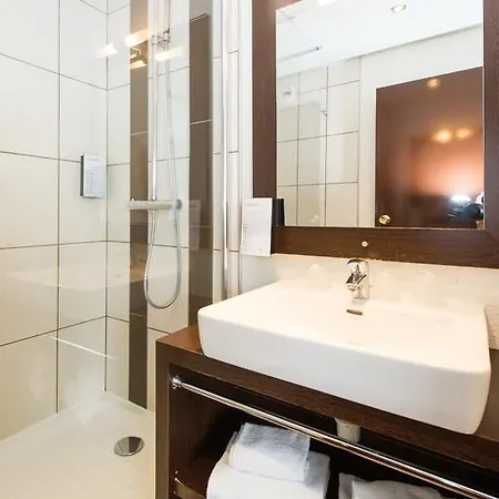 Campanile Centre - Cathedrale Hotel 3*